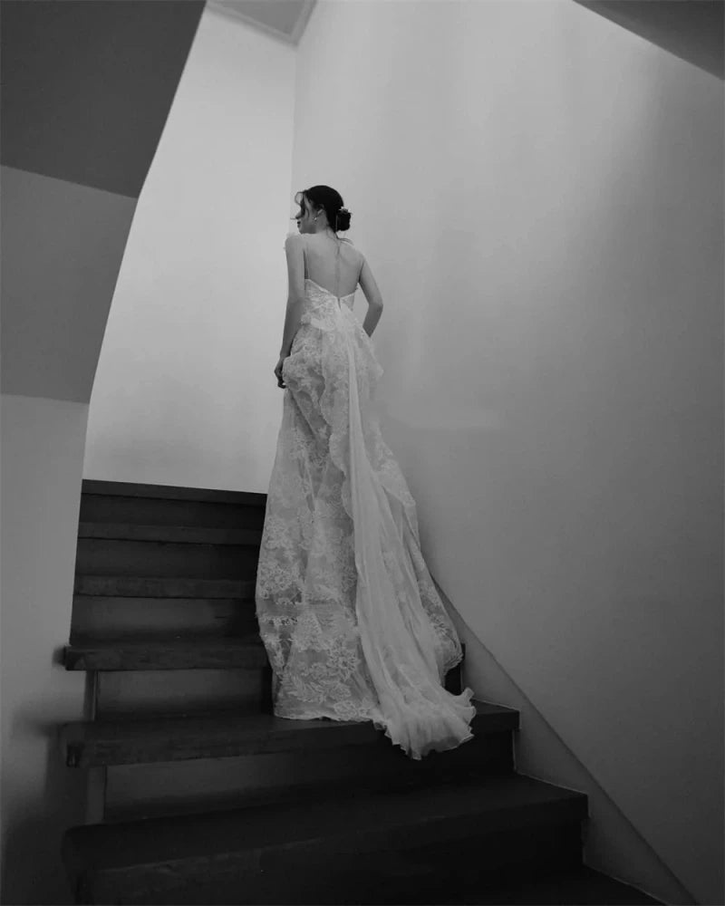 Customized New Elegant And Sexy Tight Pleated Princess Wedding Dress With Applique Sleeveless Backless Bridal Party Dress 2025