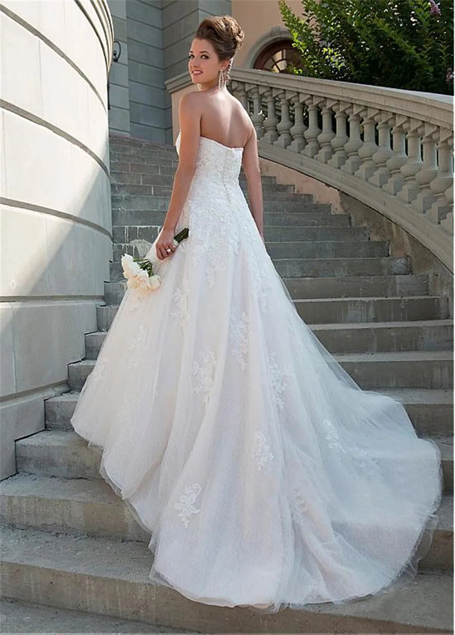 Romantic Lace Sweetheart Neckline A-line Wedding Dress Strapless Crystals Bridal Gowns robe de mariee princesse de luxe