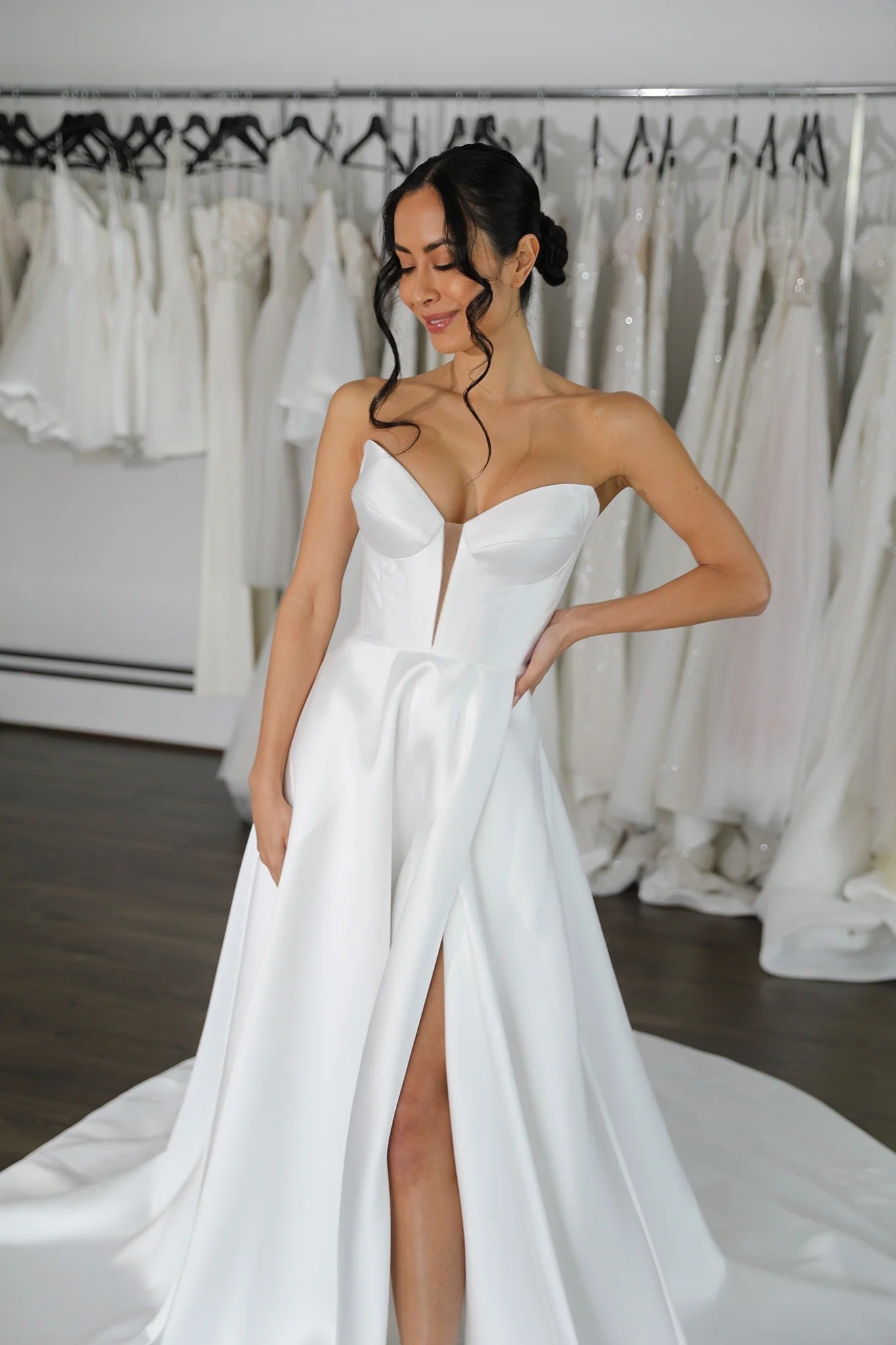 Illusion V-Neck Detail Wedding Dress Bridal Gown Skirt Vestido De Novia Bow Satin Court Train Dress